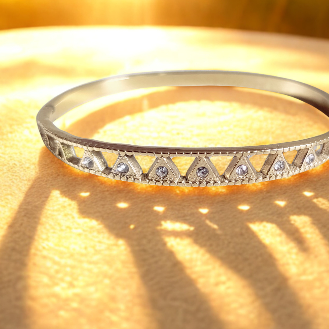 Trigon Glow Antitarnish Bracelet for Women  – Pack of 1