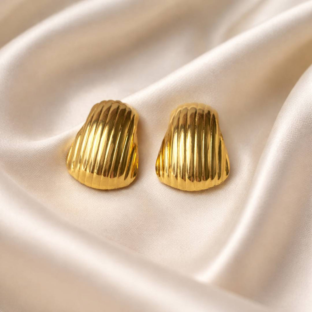 Oyster Shell Gold-Toned Stud Earrings – Anti-Tarnish | Pack of 1 Pair