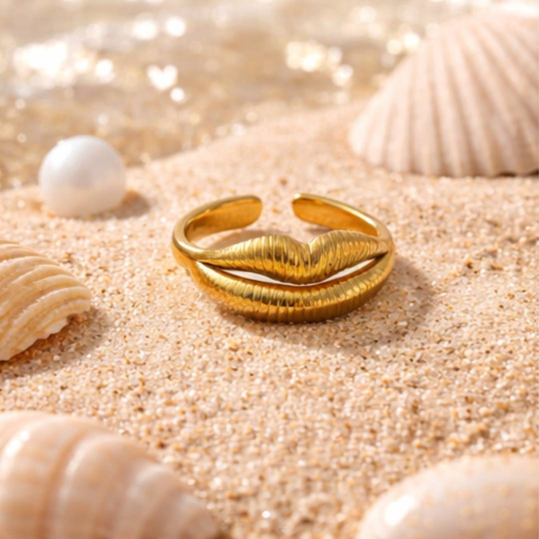 Antique Gold-Tone Velvet Kiss Adjustable Ring – Anti-Tarnish | Pack of 1