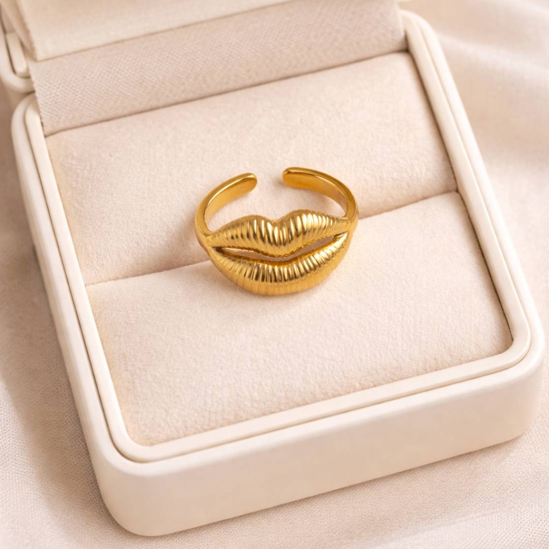 Antique Gold-Tone Velvet Kiss Adjustable Ring – Anti-Tarnish | Pack of 1