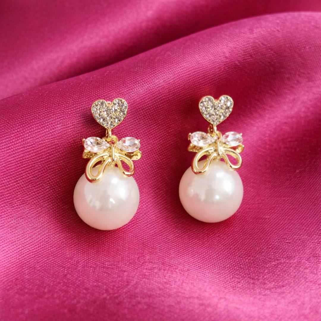 Pearl Heart Bow Studs – Pack of 1 Pair