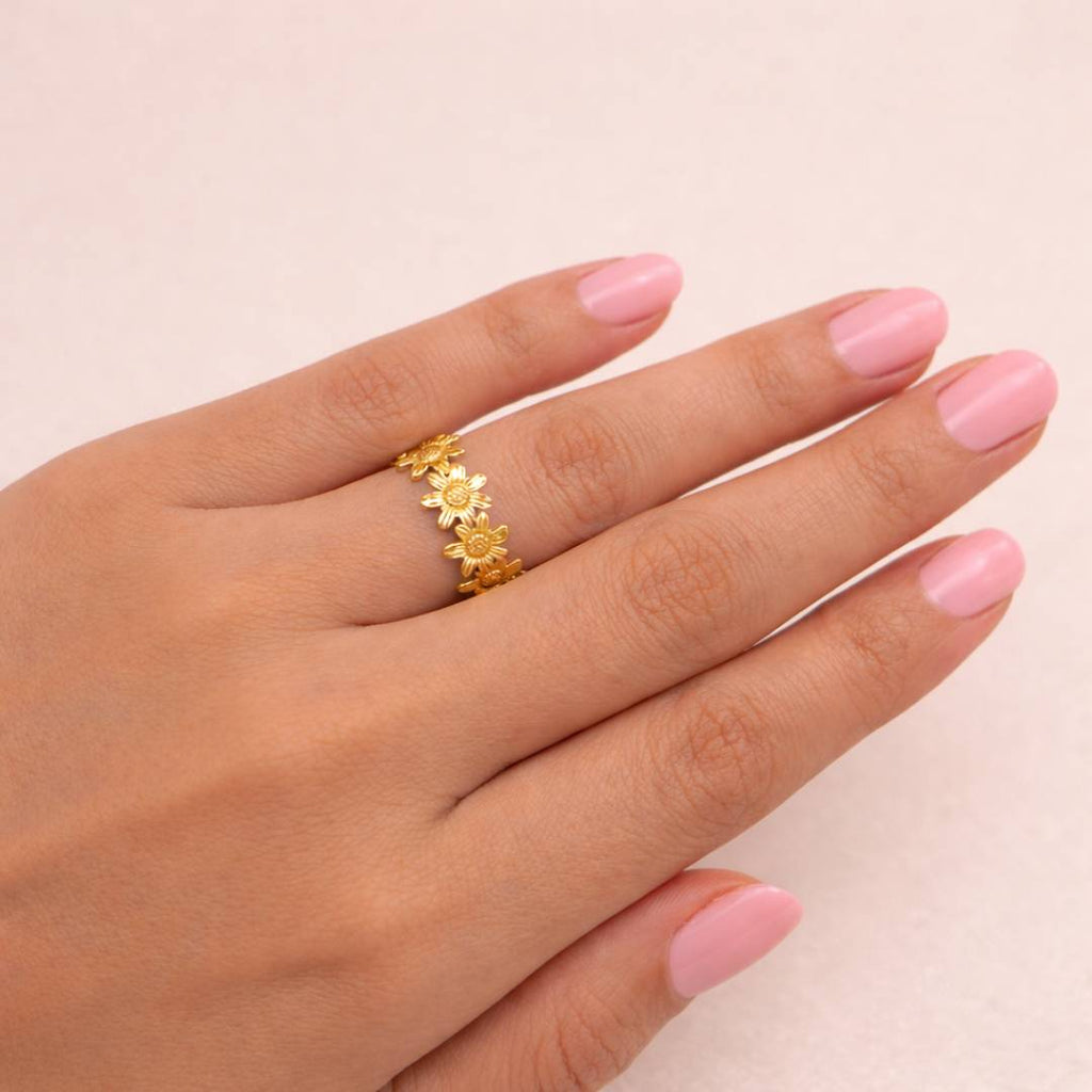 Antique Gold-Tone Daisy Bloom Adjustable Ring – Anti-Tarnish | Pack of 1