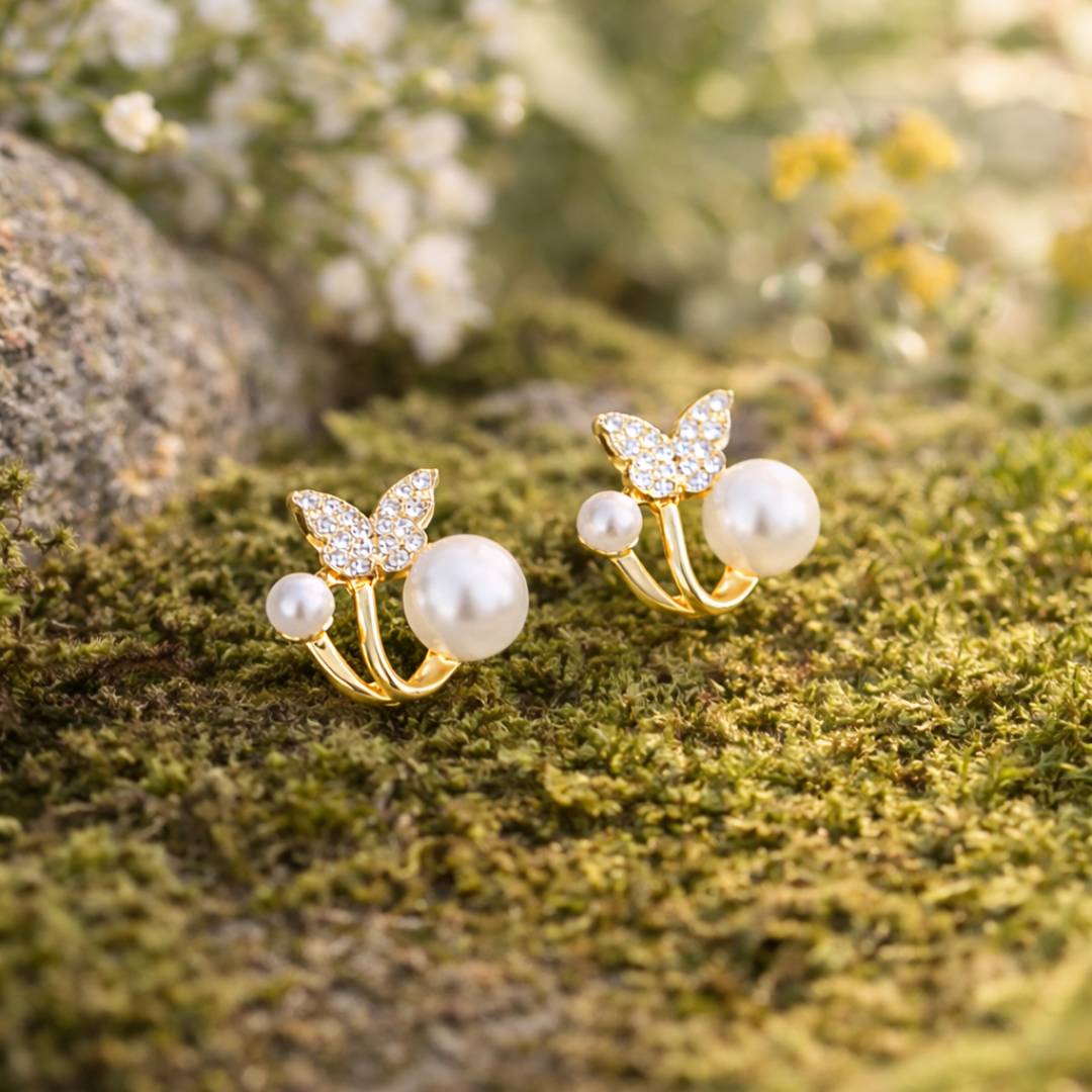 Pearl Butterfly Curve Studs – Pack of 1 Pair