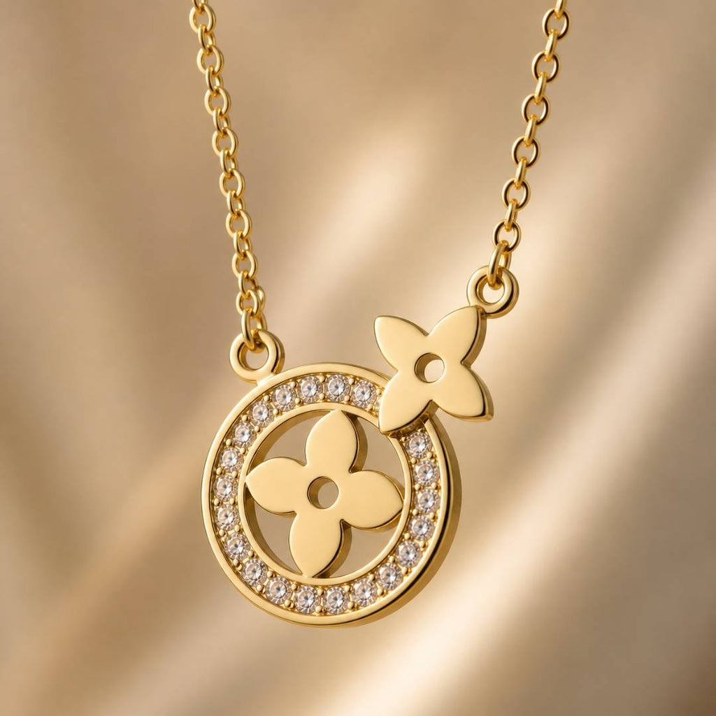 Clover Crest Charm Anti-Tarnish Pendant Necklace – Pack of 1