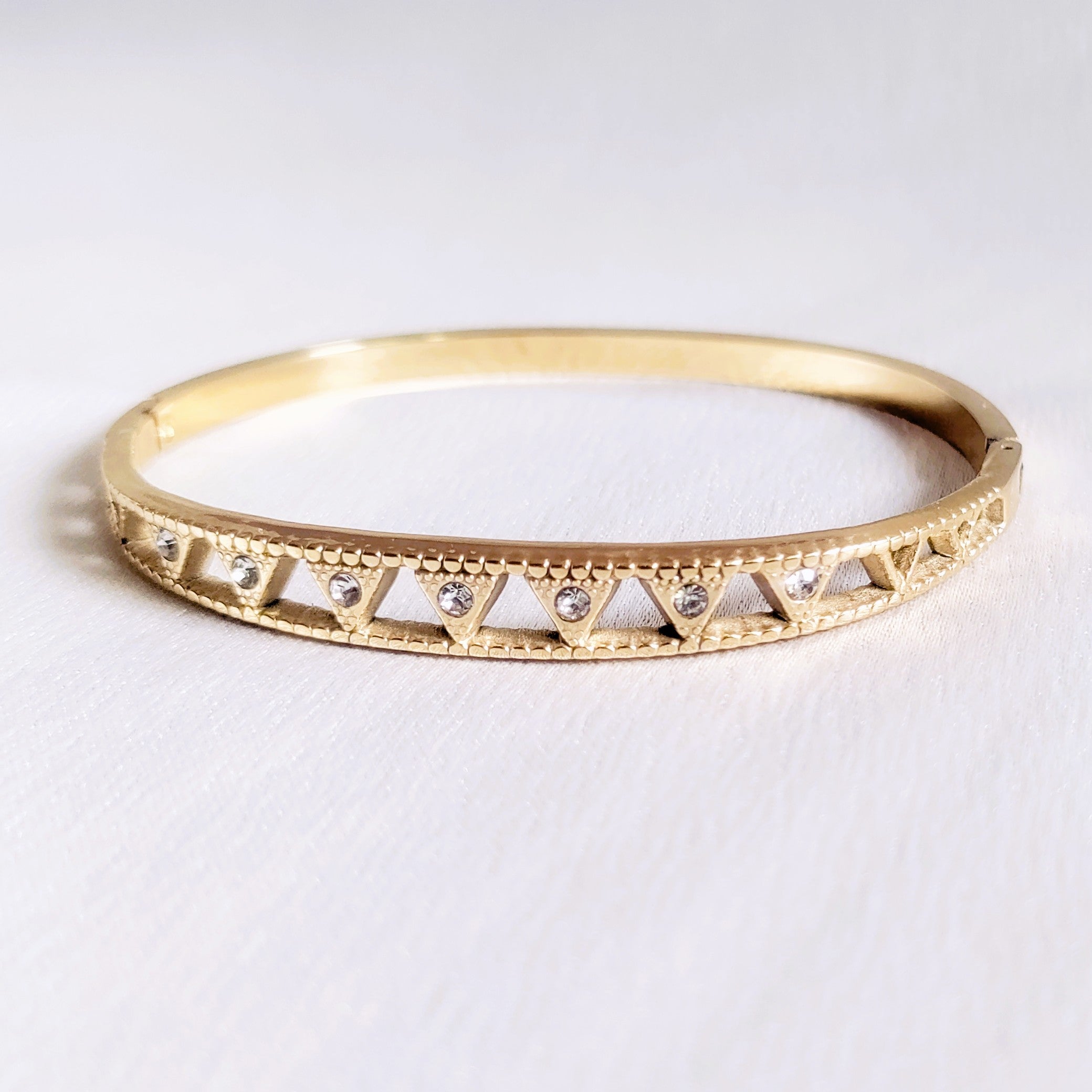 Trigon Glow Antitarnish Bracelet for Women  – Pack of 1